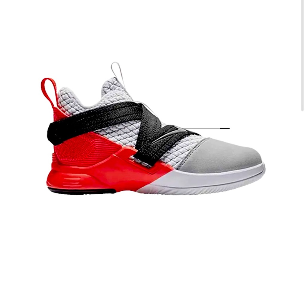 Nike Lebron Soldier XII, Big Kid's Sneakers, 
4.5 Y